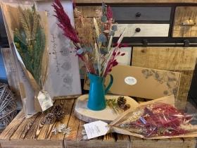 Dried Letterbox Bouquet
